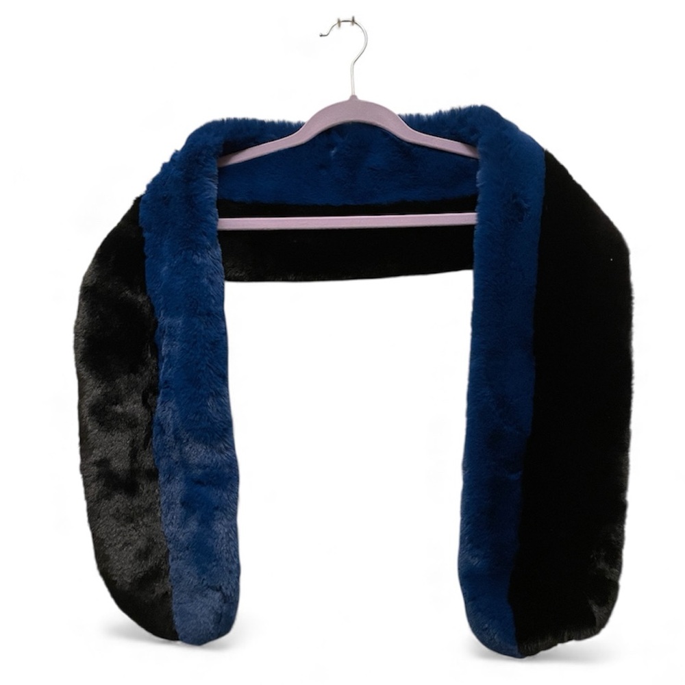 NWT Nordstrom Echo New York faux fur blue black two tone scarf